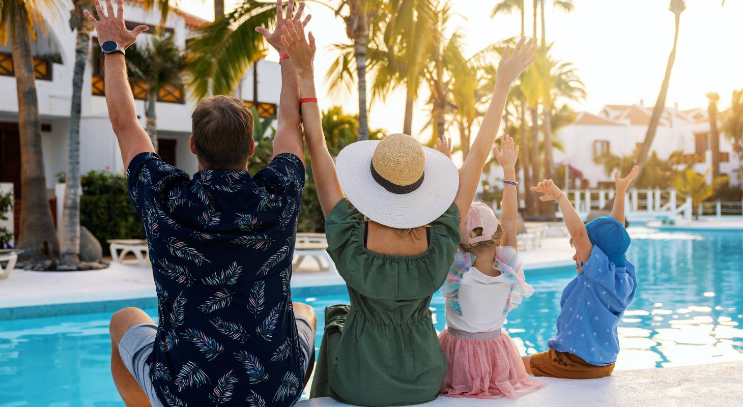 Familia de vacaciones juntos en primavera en Cabo